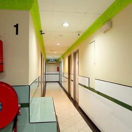 Cosy Inn Miri Exterior photo